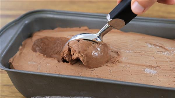بستنی پایه شکلاتی