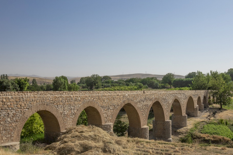 پل قلعه حاتم بروجرد میراث فرهنگی گردشگری