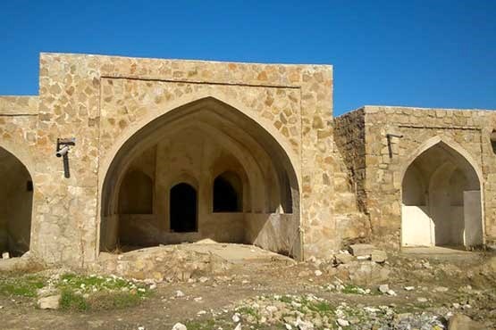 مسجد تاریخی چهل‌ستون بلاد‌شاپور در شهر دهدشت مرکز شهرستان کهگیلویه