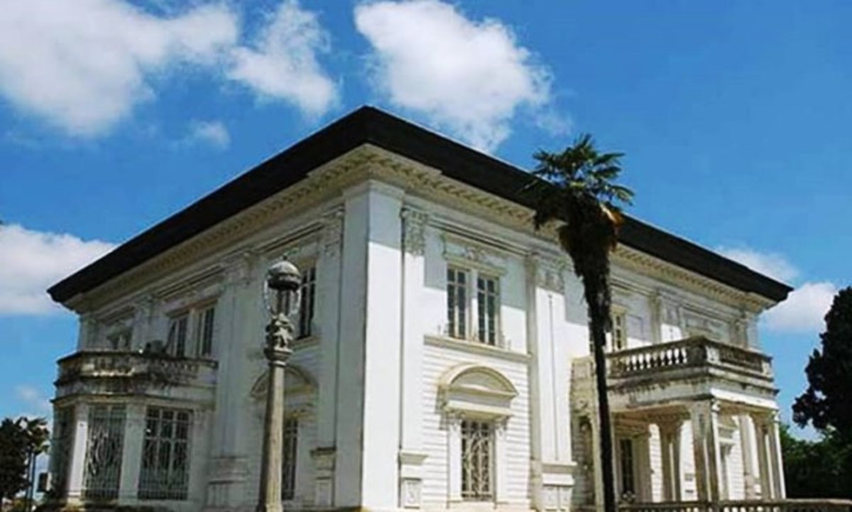 کاخ اجابت کلاردشت مازندران بنای تاریخی میراث فرهنگی