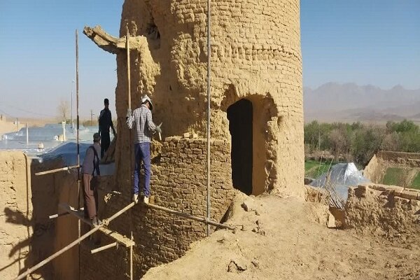 مرمت و بازسازی برج تاریخی برج در روستای ببروئیه بهاباد یزد