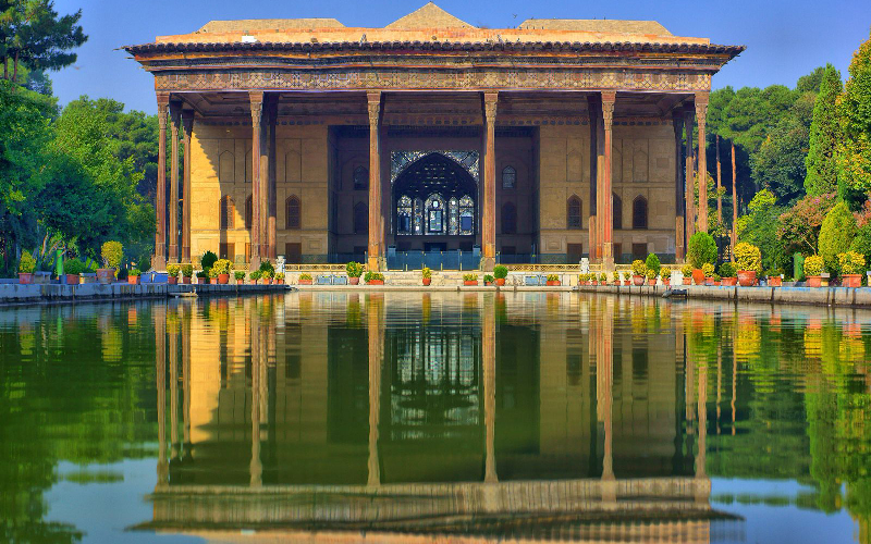 چهل ستون اصفهان کاخ چهلستون قصر چهل ستون میراث فرهنگی بنای تاریخی گردشگری