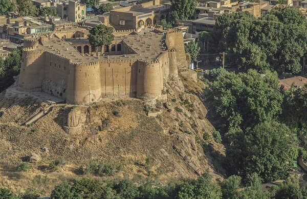 پشت‌بام قلعه فلک‌الافلاک میراث فرهنگی بنای تاریخی قلعه فلک الافلاک