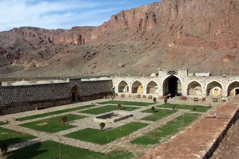 کاروانسرای خواجه نظر جلفا آذربایجان شرقی میراث فرهنگی بنای تاریخی