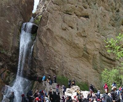 زیرساخت‌های گردشگری آبشار راین