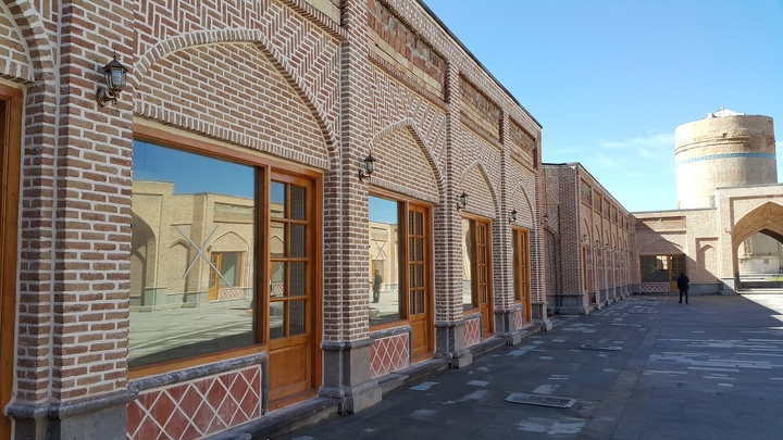 مغازه‌های بازارچه صنایع‌دستی مجموعه شیخ حیدر مشگین‌شهر اردبیل